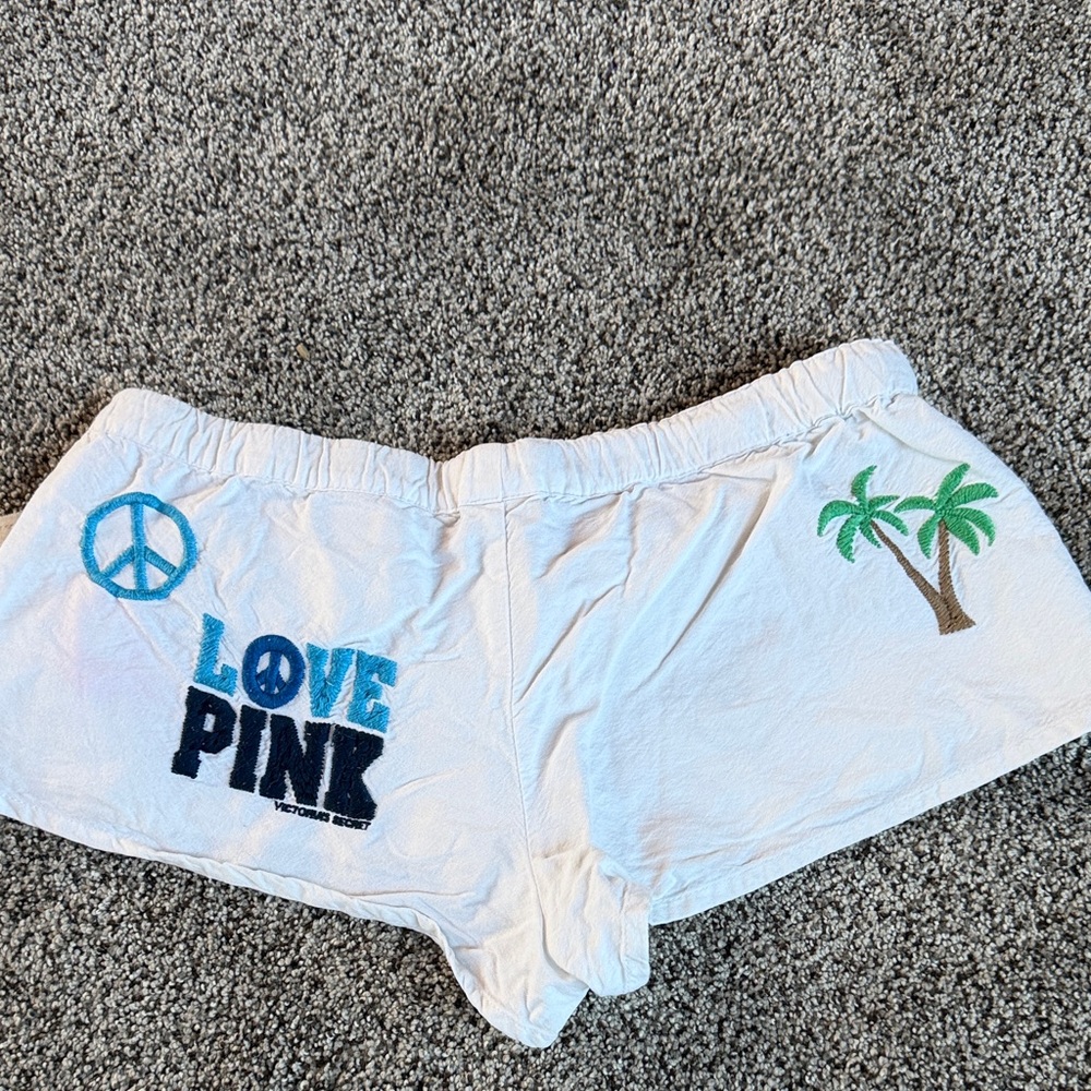 Victoria's Secret White sleep shorts - Picture 2 of 3
